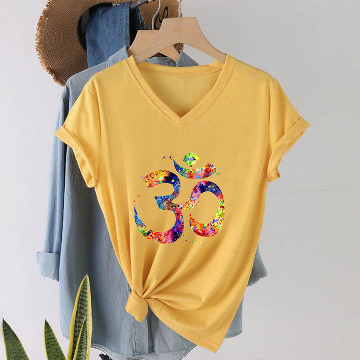 T-shirt Olivenorma con scollo a V e simbolo Om a schizzi di colore, realizzata con tecnica acquerello. - Giallo - 2XL - image 30