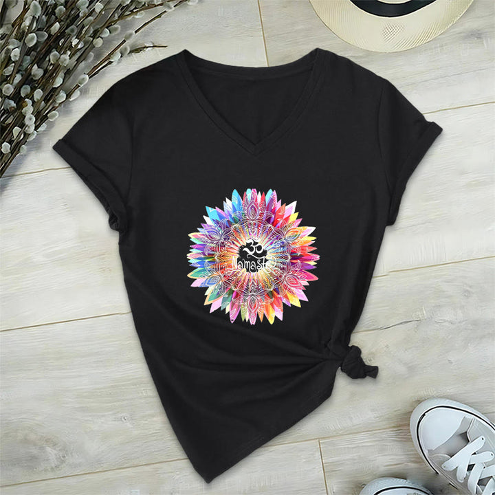 T-shirt con scollo a V ispirata al Mandala Om Namaste ispirata allo Zen Olivenorma - image 14