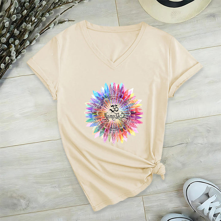 T-shirt con scollo a V ispirata al Mandala Om Namaste ispirata allo Zen Olivenorma - image 5