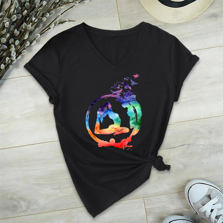 T-shirt Olivenorma con stampa di silhouette di pose yoga ad acquerello e uccelli, con scollo a V. - Nero - 2XL - image 12