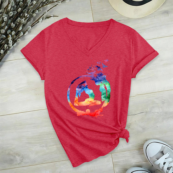 T-shirt Olivenorma con stampa di silhouette di pose yoga ad acquerello e uccelli, con scollo a V. - Rosso - 2XL - image 27