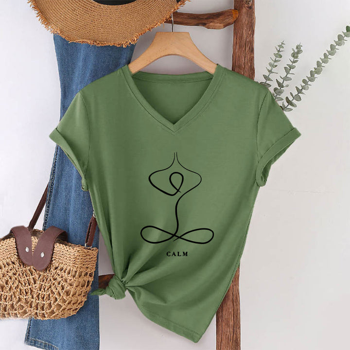 T-shirt Olivenorma con scollo a V e stampa minimalista "Pose Yoga Calma e Respiro". - CALMA - Verde oliva - 2XL - image 48