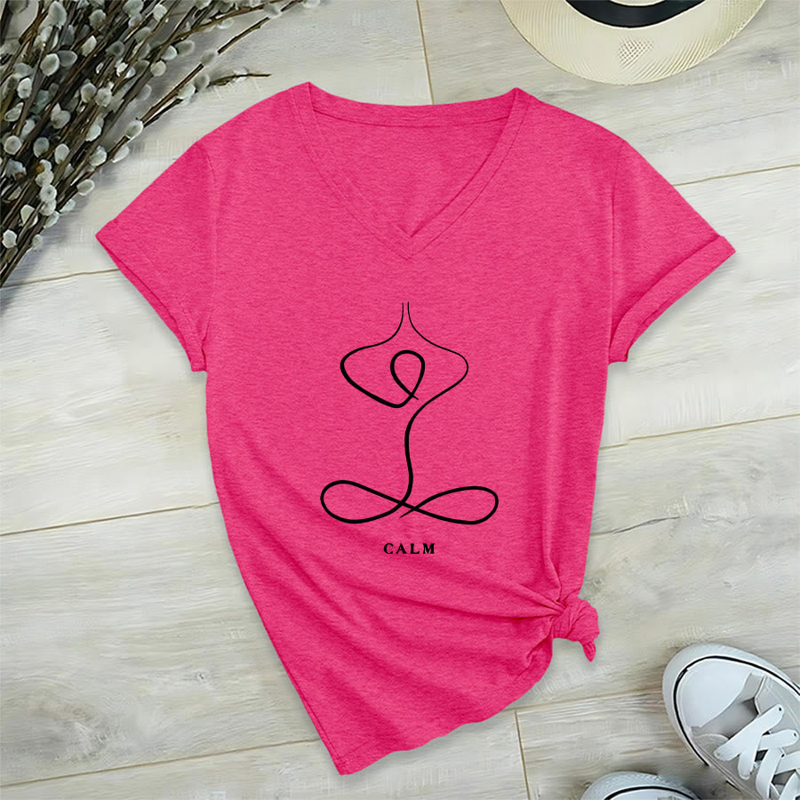 T-shirt Olivenorma con scollo a V e stampa minimalista "Pose Yoga Calma e Respiro". - image 68