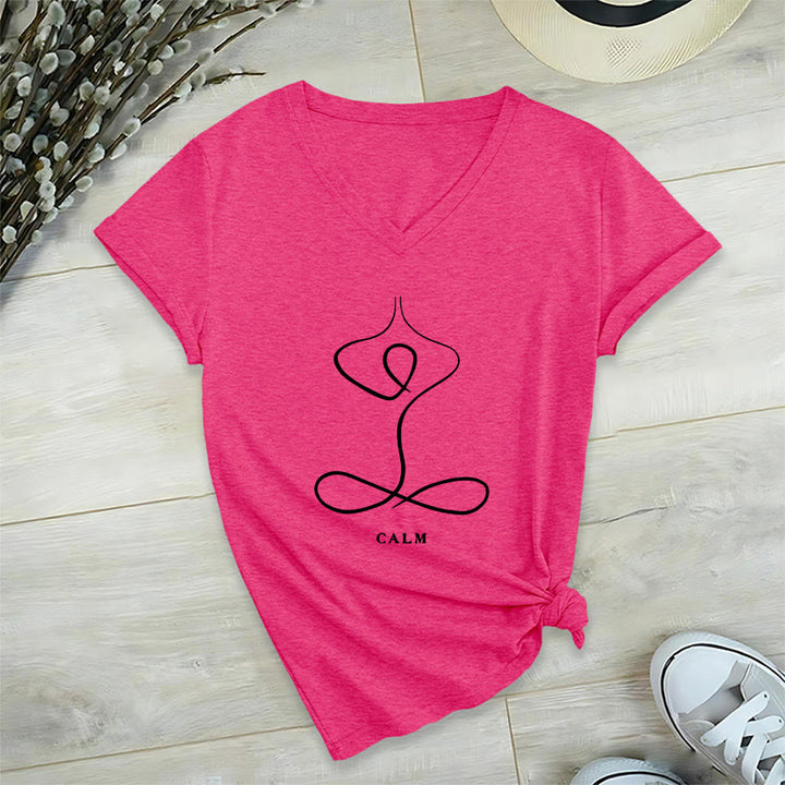 T-shirt Olivenorma con scollo a V e stampa minimalista "Pose Yoga Calma e Respiro". - image 68