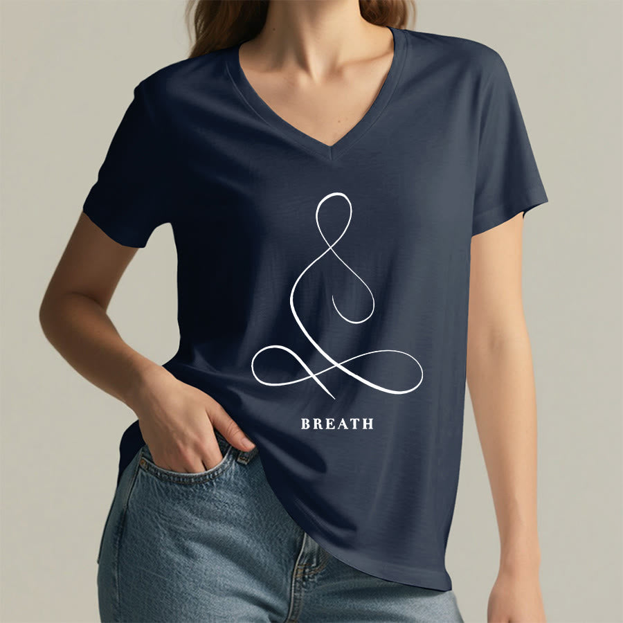 T-shirt Olivenorma con scollo a V e stampa minimalista "Pose Yoga Calma e Respiro". - image 40