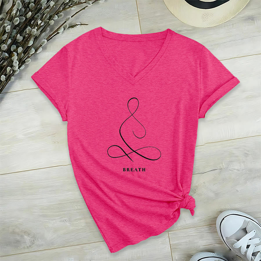 T-shirt Olivenorma con scollo a V e stampa minimalista "Pose Yoga Calma e Respiro". - image 71