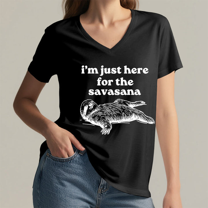 Maglietta con scollo a V e grafica umoristica del bradipo Olivenorma "Savasana". - image 14
