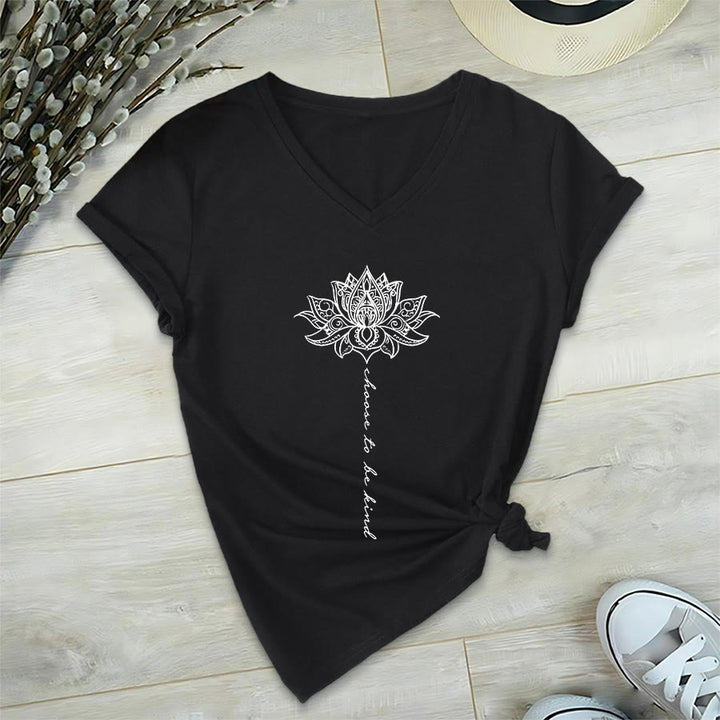 T-shirt Olivenorma con scollo a V e stampa mandala di loto "Choose To Be Kind" - Nero - 2XL - image 12