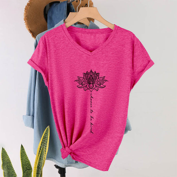 T-shirt Olivenorma con scollo a V e stampa mandala di loto "Choose To Be Kind" - Rosso rosa - 2XL - image 33