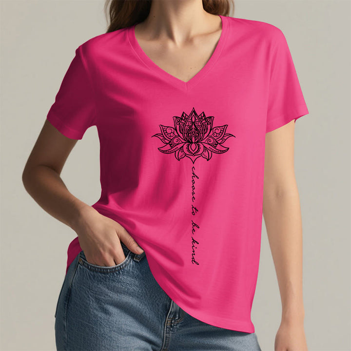 T-shirt Olivenorma con scollo a V e stampa mandala di loto "Choose To Be Kind" - image 35