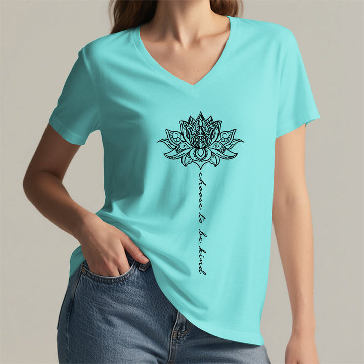 T-shirt Olivenorma con scollo a V e stampa mandala di loto "Choose To Be Kind" - image 11