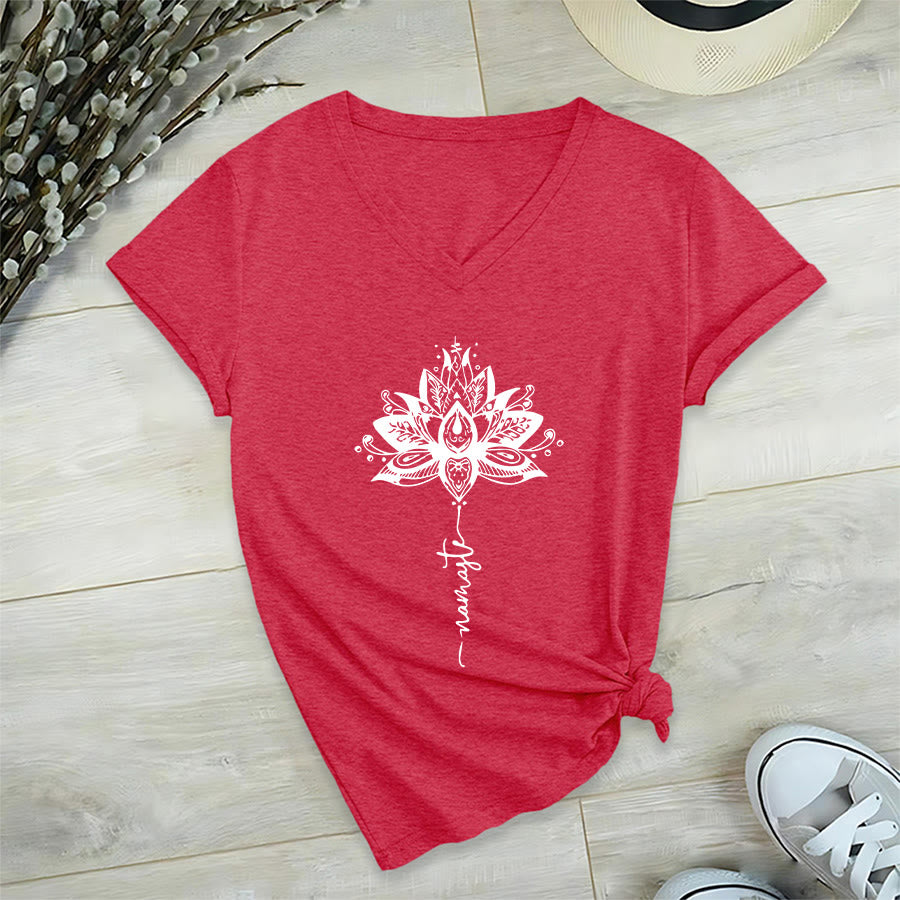 T-shirt Olivenorma con intricato mandala di loto e disegno Namaste, scollo a V. - Rosso - 2XL - image 27