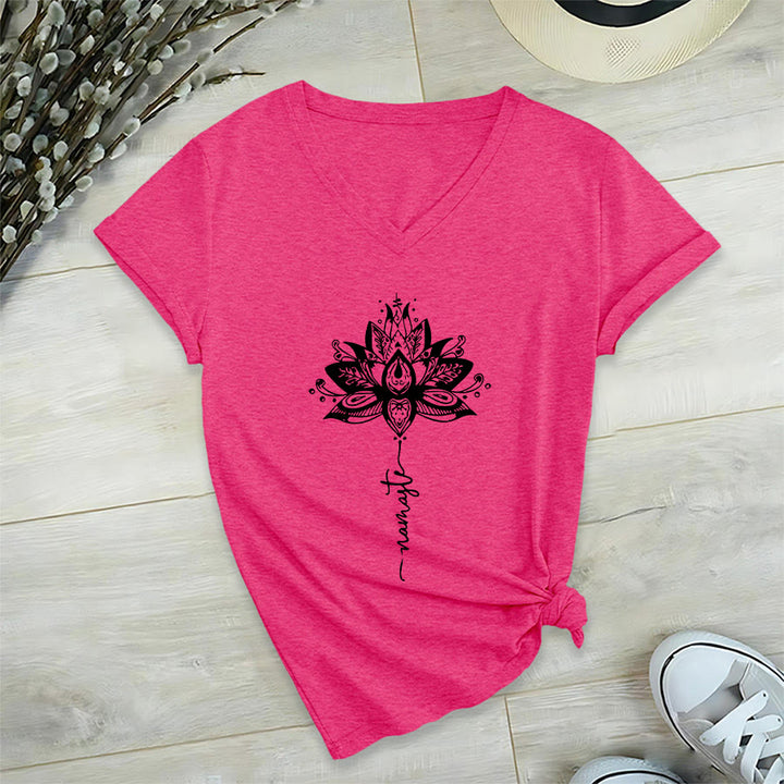 T-shirt Olivenorma con intricato mandala di loto e disegno Namaste, scollo a V. - Rosso rosa - 2XL - image 33