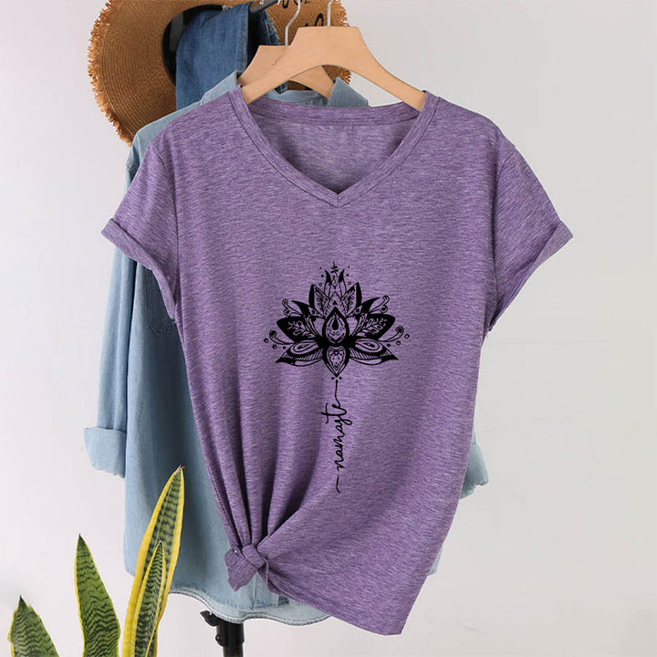 T-shirt Olivenorma con intricato mandala di loto e disegno Namaste, scollo a V. - image 37