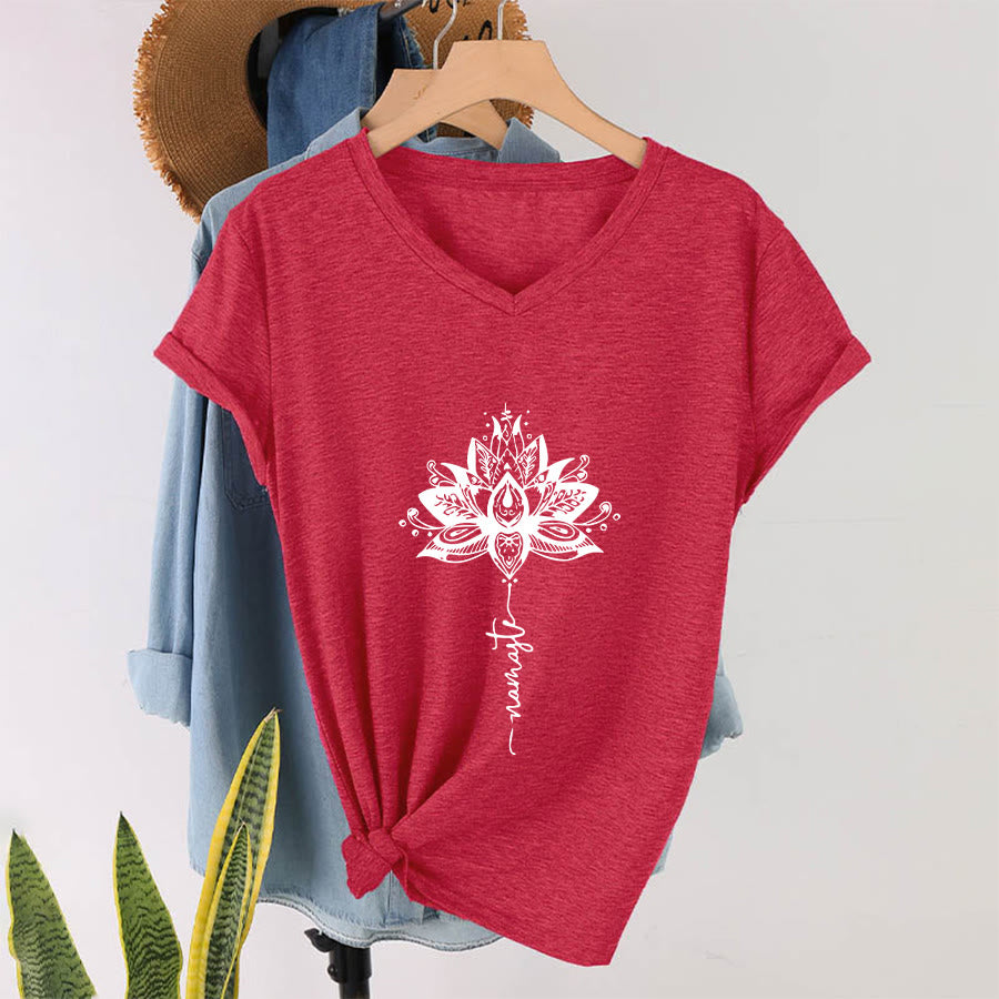 T-shirt Olivenorma con intricato mandala di loto e disegno Namaste, scollo a V. - image 28
