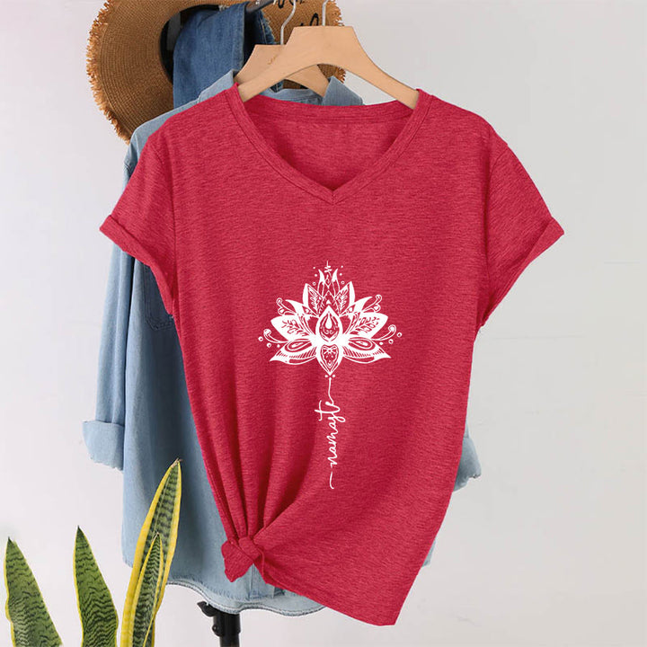 T-shirt Olivenorma con intricato mandala di loto e disegno Namaste, scollo a V. - image 28
