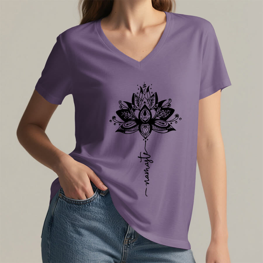 T-shirt Olivenorma con intricato mandala di loto e disegno Namaste, scollo a V. - image 38