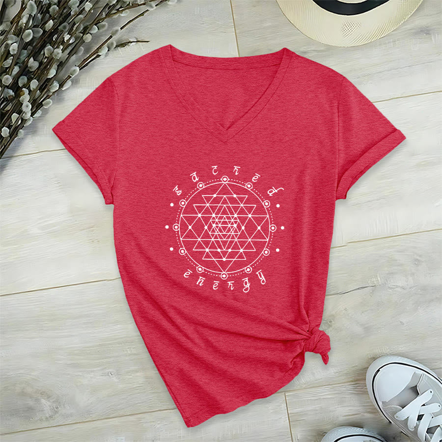 T-shirt Olivenorma con scollo a V e grafica "Energia Sacra" e geometria sacra. - Rosso - 2XL - image 27