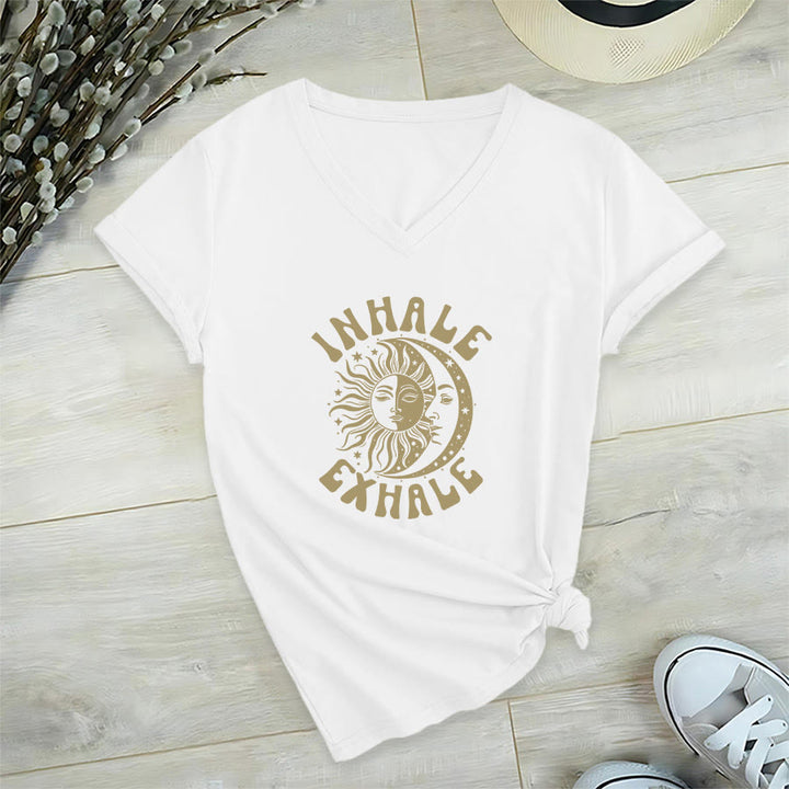 T-shirt Olivenorma Boho Sun Moon con grafica "Inhale Exhale" e scollo a V. - Bianco - 2XL - image 18