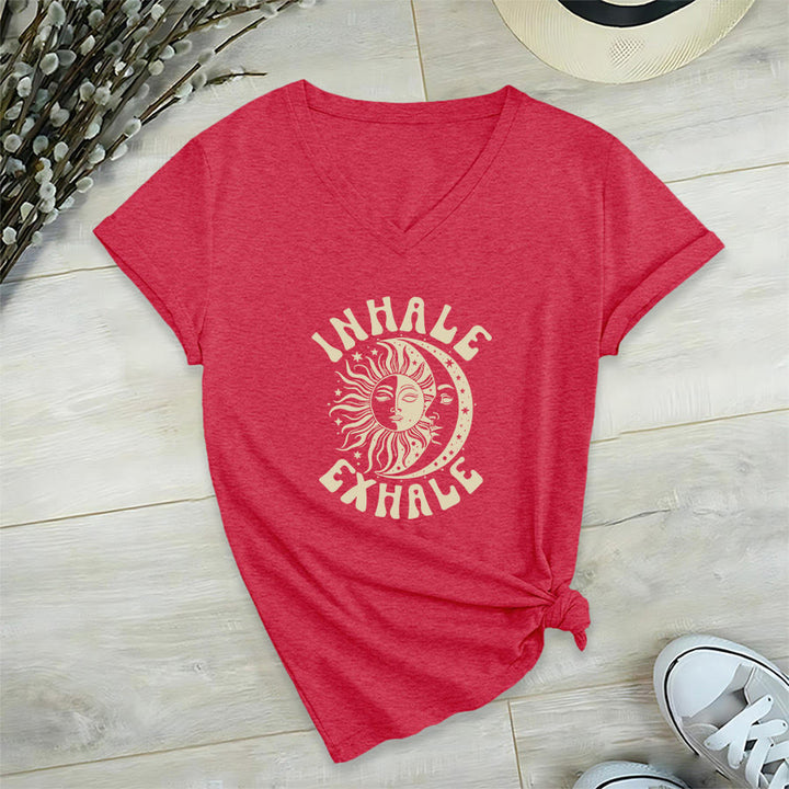 T-shirt Olivenorma Boho Sun Moon con grafica "Inhale Exhale" e scollo a V. - Rosso - 2XL - image 27