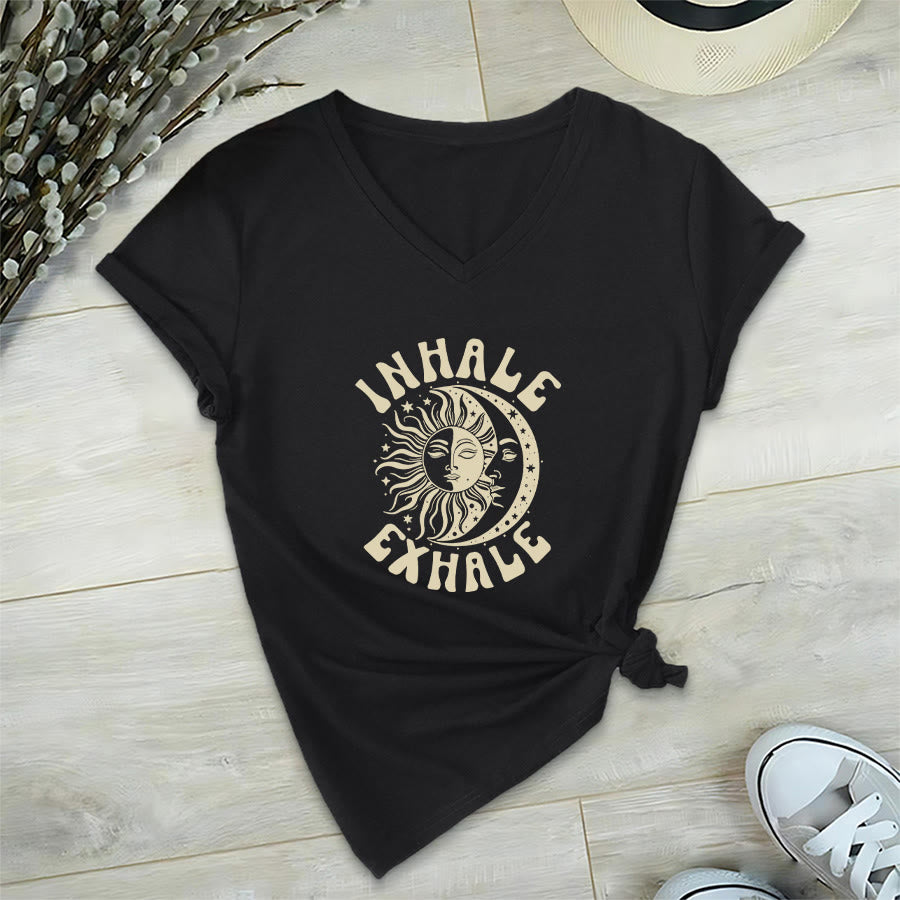 T-shirt Olivenorma Boho Sun Moon con grafica "Inhale Exhale" e scollo a V. - Nero - 2XL - image 12