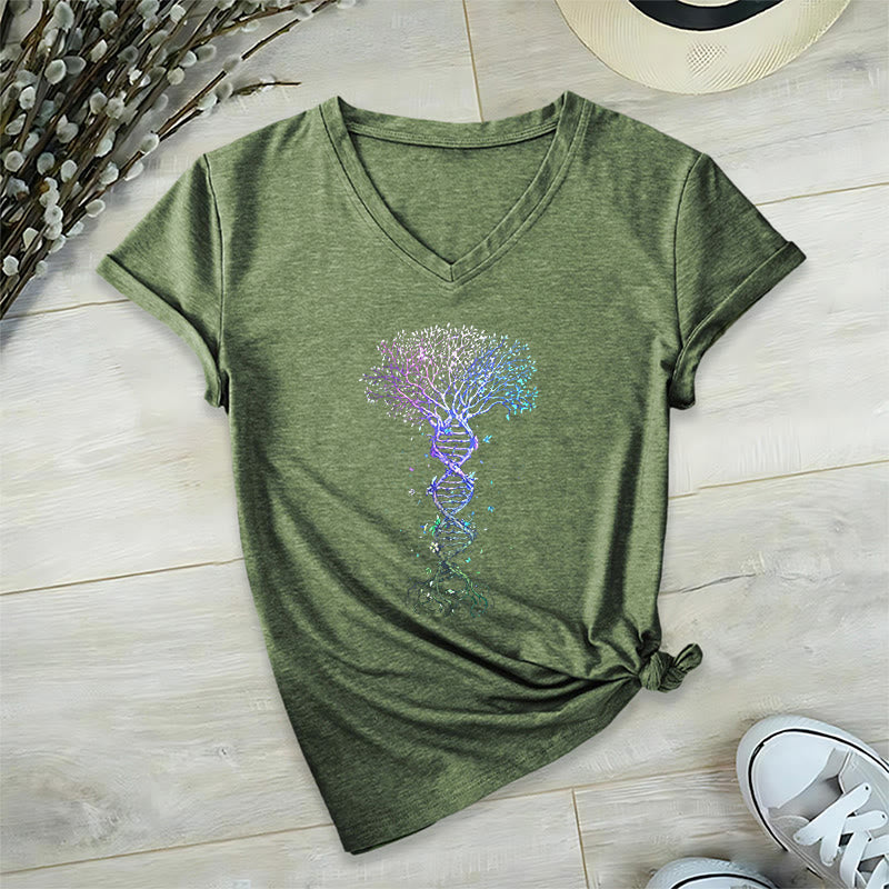 T-shirt da donna con scollo a V Olivenorma Boho con stampa artistica "DNA Tree Life". - Verde oliva - 2XL - image 6