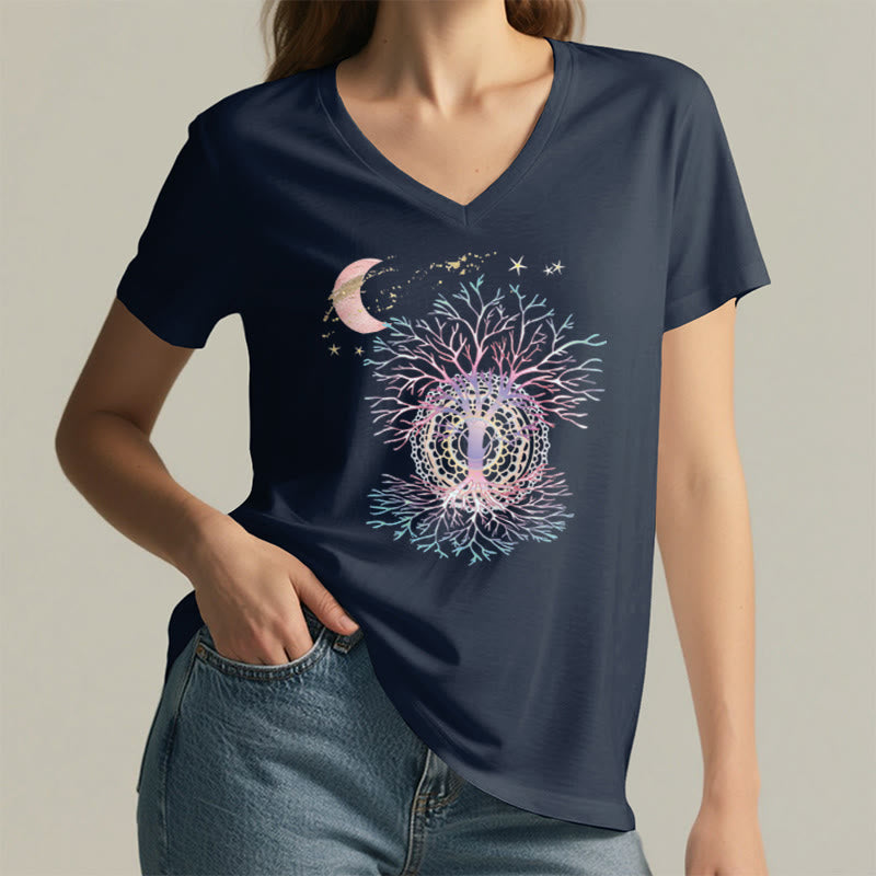 T-shirt da donna con scollo a V Olivenorma Boho con stampa luna crescente, stella, galassia e albero della vita. - image 23