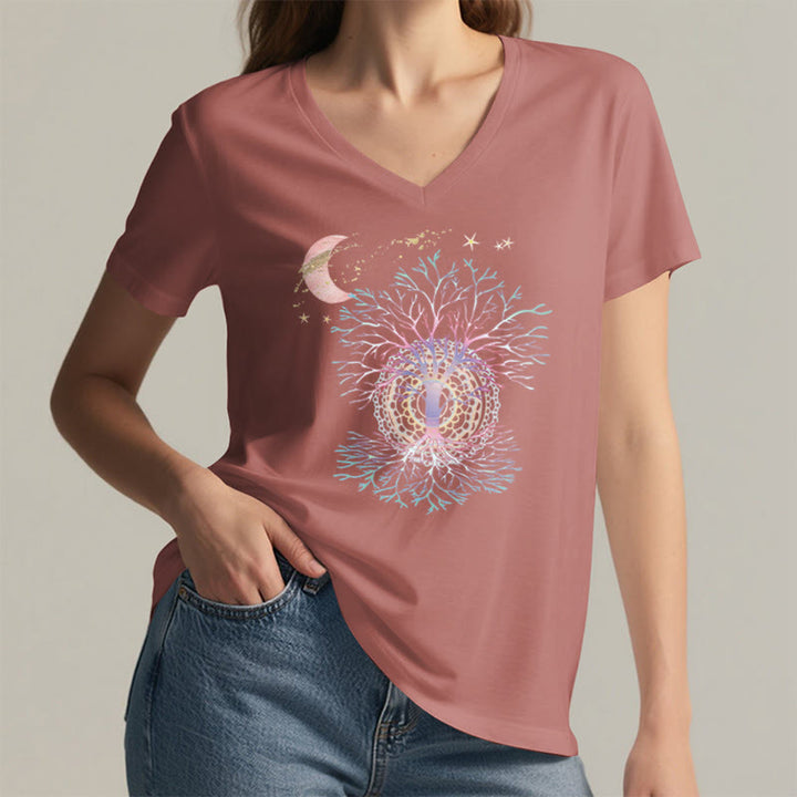 T-shirt da donna con scollo a V Olivenorma Boho con stampa luna crescente, stella, galassia e albero della vita. - image 11