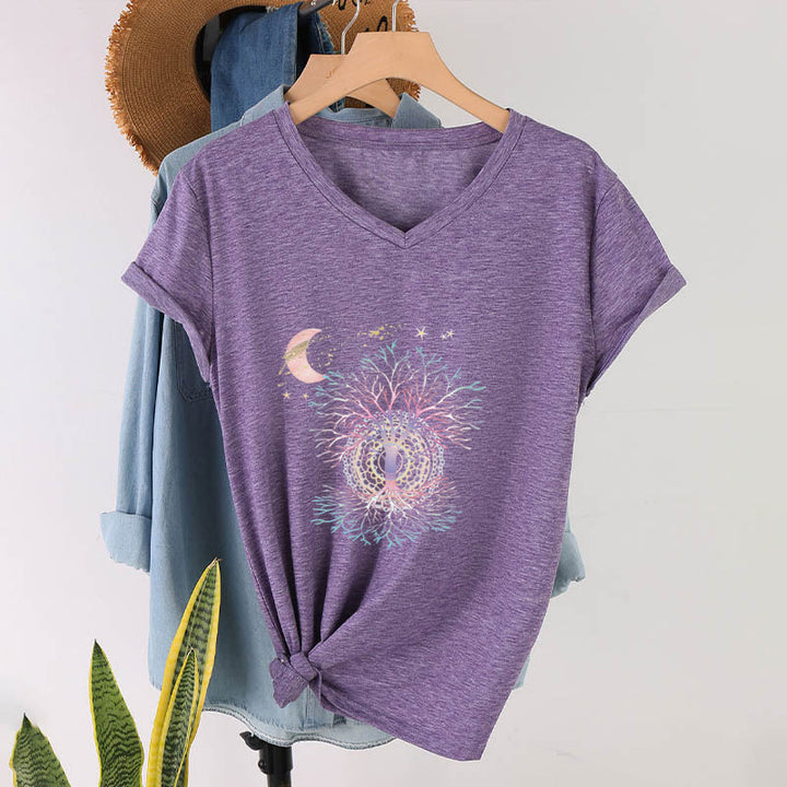 T-shirt da donna con scollo a V Olivenorma Boho con stampa luna crescente, stella, galassia e albero della vita. - image 37