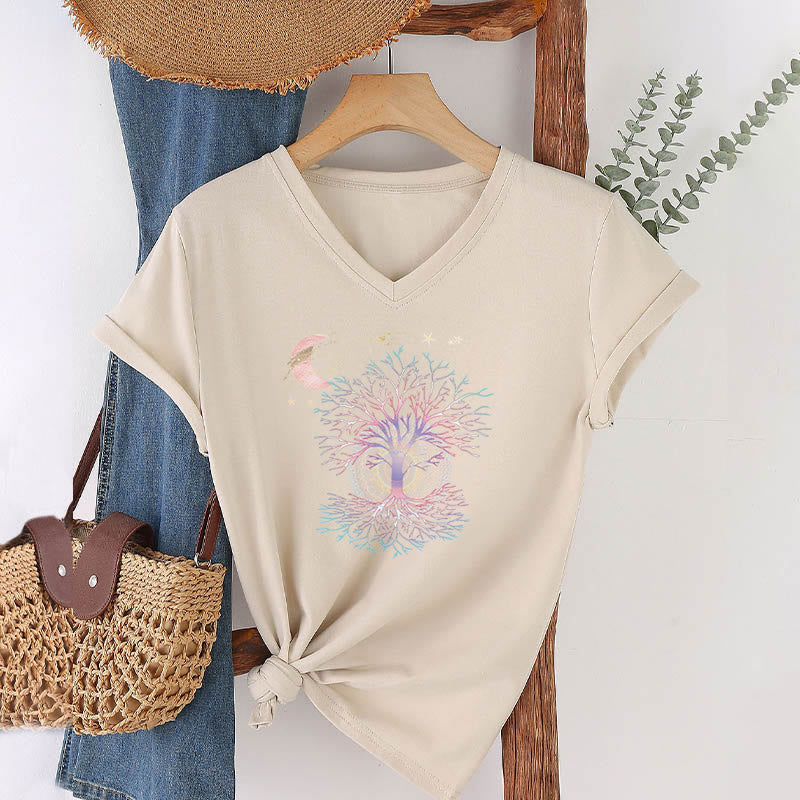 T-shirt da donna con scollo a V Olivenorma Boho con stampa luna crescente, stella, galassia e albero della vita. - image 7