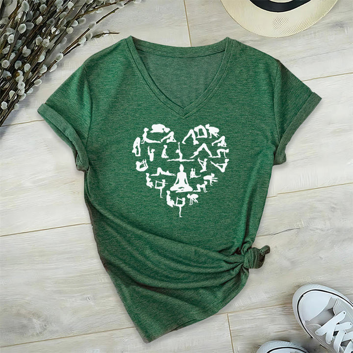 T-shirt da donna con scollo a V e grafica a forma di cuore Olivenorma con silhouette di tutte le posizioni yoga. - Verde scuro - 2XL - image 24