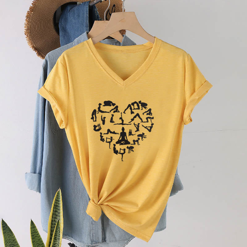 T-shirt da donna con scollo a V e grafica a forma di cuore Olivenorma con silhouette di tutte le posizioni yoga. - image 31