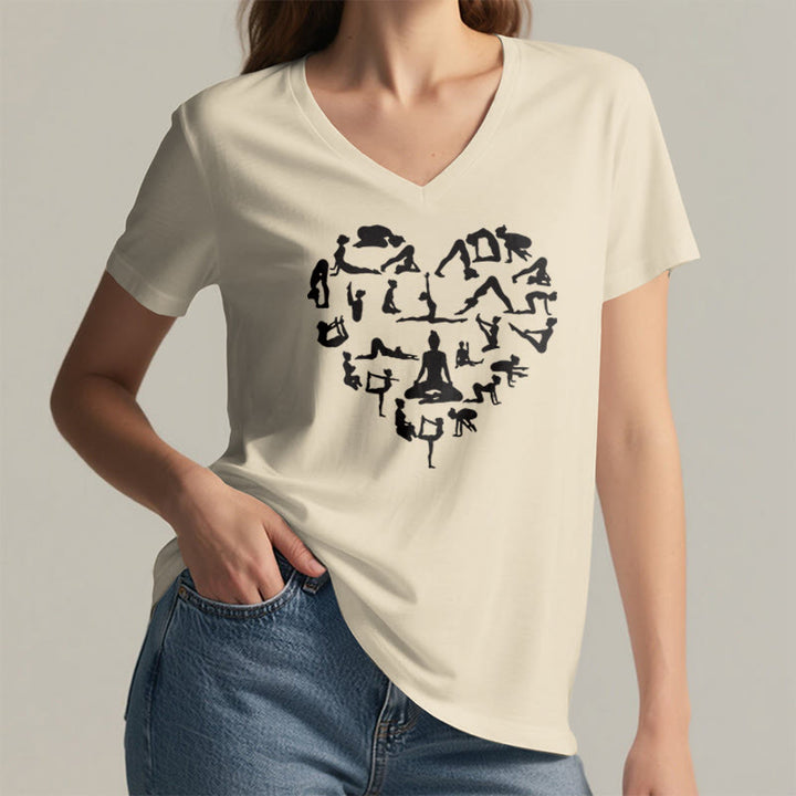 T-shirt da donna con scollo a V e grafica a forma di cuore Olivenorma con silhouette di tutte le posizioni yoga. - image 8