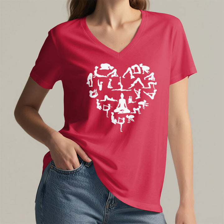 T-shirt da donna con scollo a V e grafica a forma di cuore Olivenorma con silhouette di tutte le posizioni yoga. - image 29