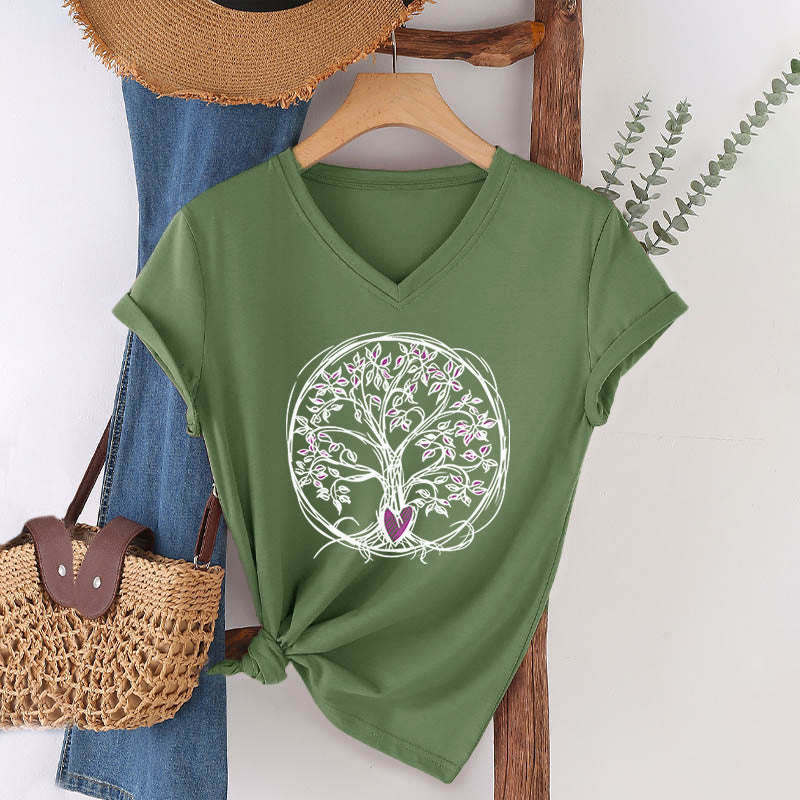 T-shirt da donna con scollo a V e stampa grafica "Cerchio Cuore Radice Albero della Vita Boho" Olivenorma. - Verde oliva - 2XL - image 0