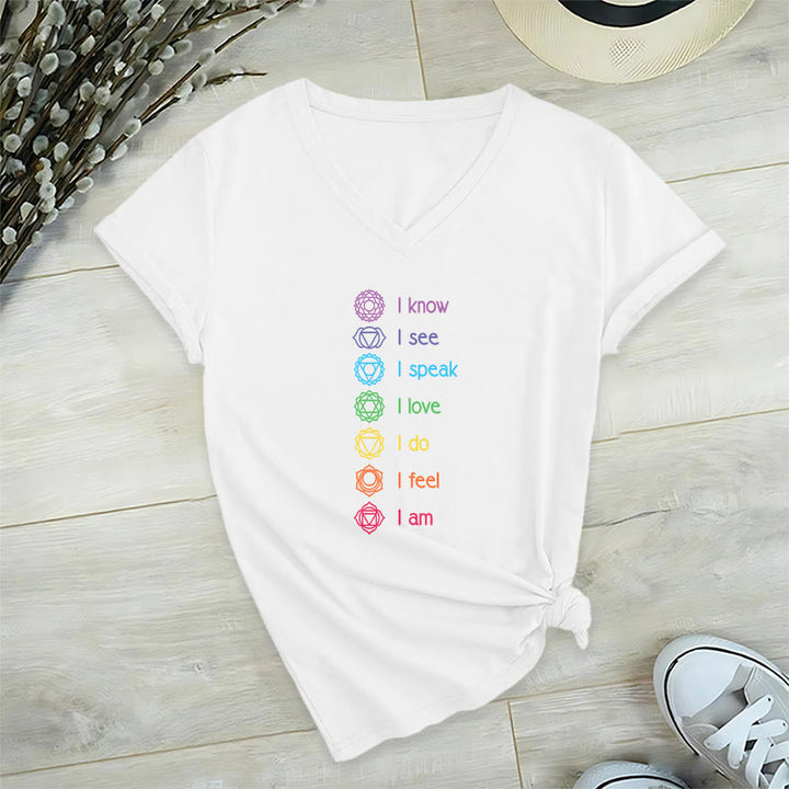 Maglietta da donna con scollo a V e scritta Olivenorma 7 Chakra Affirmation Vertical Rainbow Symbol Graphic. - Bianco - 2XL - image 18