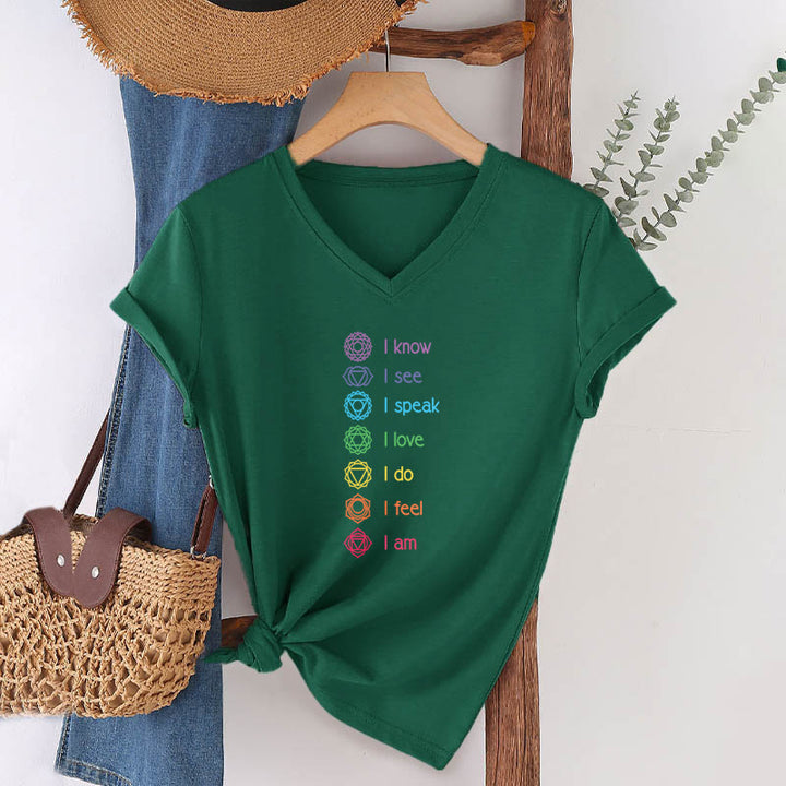 Maglietta da donna con scollo a V e scritta Olivenorma 7 Chakra Affirmation Vertical Rainbow Symbol Graphic. - image 25