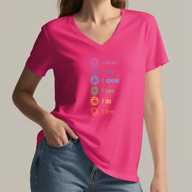 Maglietta da donna con scollo a V e scritta Olivenorma 7 Chakra Affirmation Vertical Rainbow Symbol Graphic. - image 35
