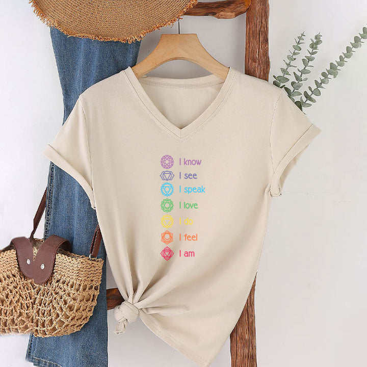 Maglietta da donna con scollo a V e scritta Olivenorma 7 Chakra Affirmation Vertical Rainbow Symbol Graphic. - image 7