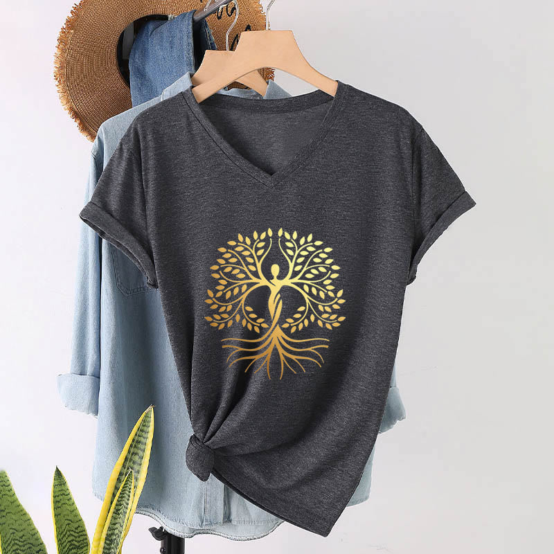 T-shirt da donna con scollo a V e silhouette umana in lamina d'oro Olivenorma con albero della vita e grafica spirituale. - Grigio - 2XL - image 15