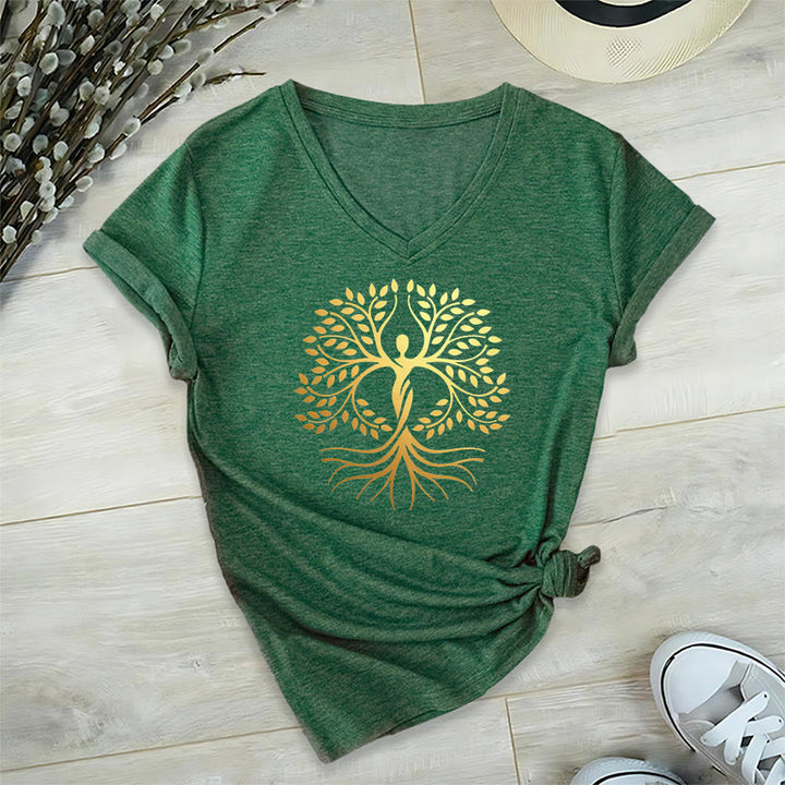 T-shirt da donna con scollo a V e silhouette umana in lamina d'oro Olivenorma con albero della vita e grafica spirituale. - image 25