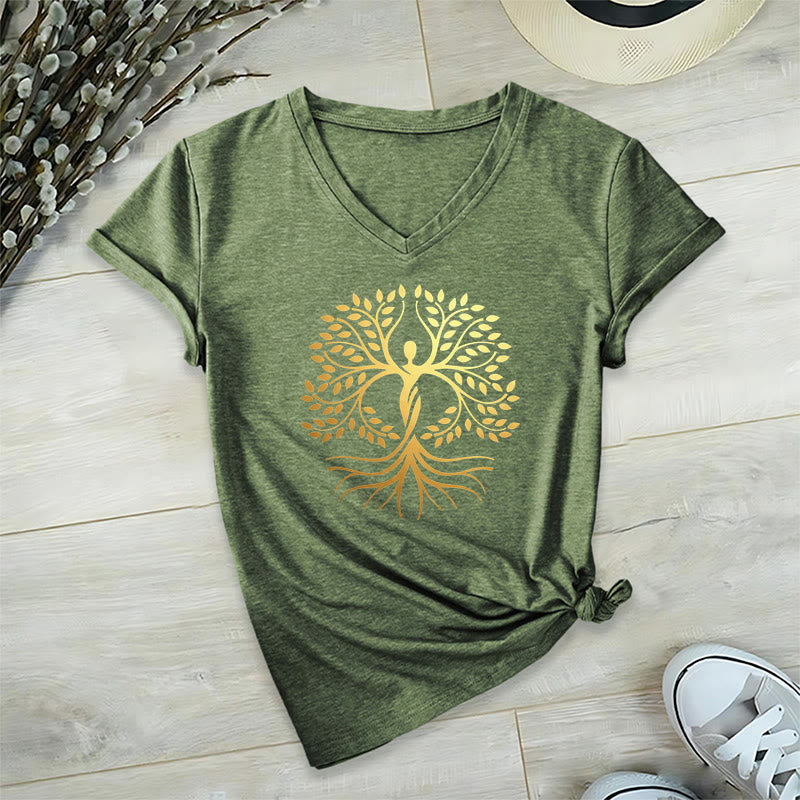 T-shirt da donna con scollo a V e silhouette umana in lamina d'oro Olivenorma con albero della vita e grafica spirituale. - image 1