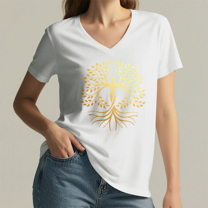 T-shirt da donna con scollo a V e silhouette umana in lamina d'oro Olivenorma con albero della vita e grafica spirituale. - image 20