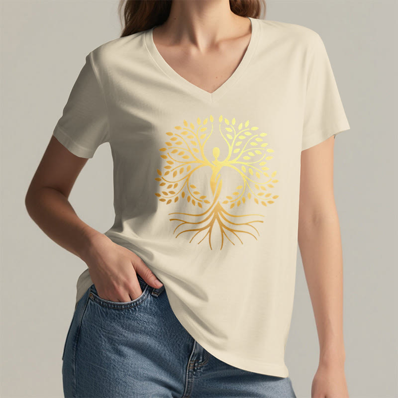 T-shirt da donna con scollo a V e silhouette umana in lamina d'oro Olivenorma con albero della vita e grafica spirituale. - image 5