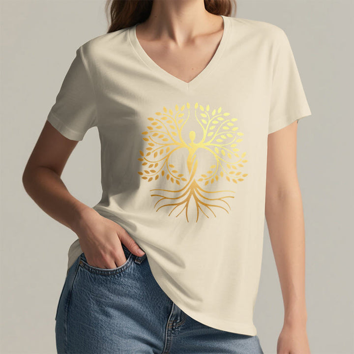 T-shirt da donna con scollo a V e silhouette umana in lamina d'oro Olivenorma con albero della vita e grafica spirituale. - image 5