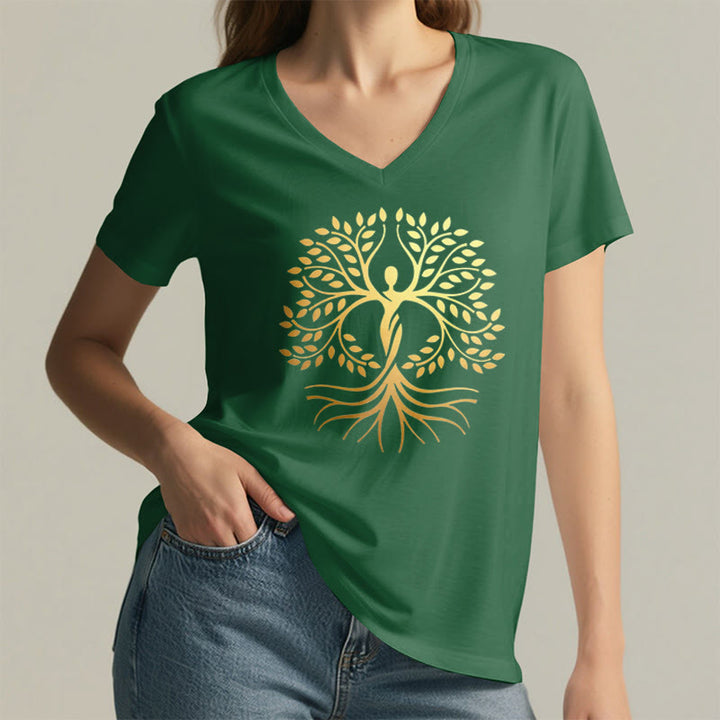 T-shirt da donna con scollo a V e silhouette umana in lamina d'oro Olivenorma con albero della vita e grafica spirituale. - image 26