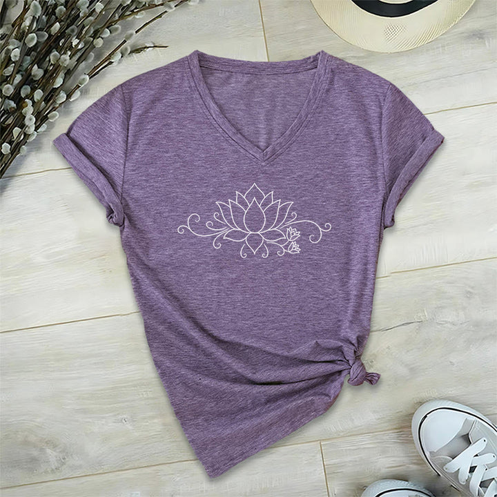 T-shirt da donna con scollo a V, fantasia Olivenorma Ornate Swirl Vine White Line Lotus Boho Graphic. - image 37