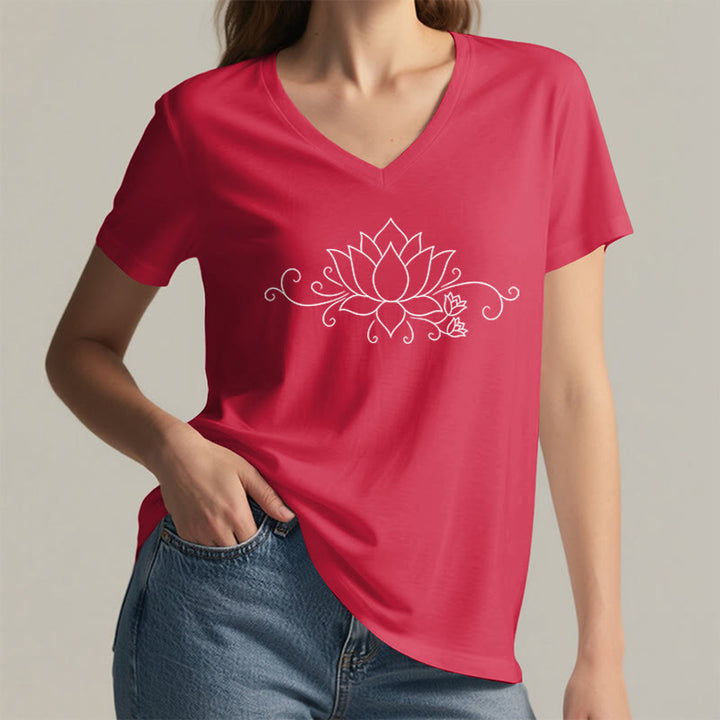 T-shirt da donna con scollo a V, fantasia Olivenorma Ornate Swirl Vine White Line Lotus Boho Graphic. - image 29