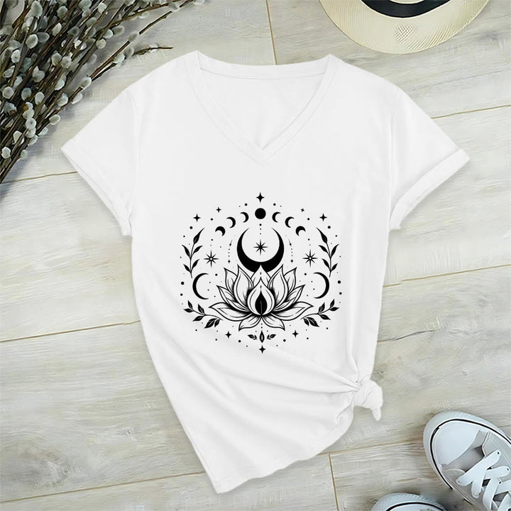 T-shirt da donna con scollo a V Olivenorma con doppia stampa fronte/retro, luna e loto, grafica spirituale. - Bianco - 2XL - image 40