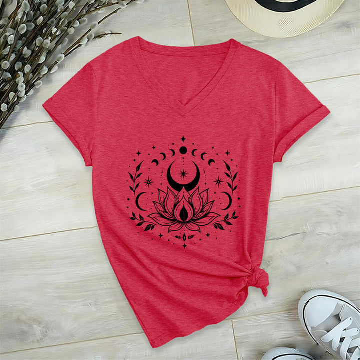 T-shirt da donna con scollo a V Olivenorma con doppia stampa fronte/retro, luna e loto, grafica spirituale. - Rosso - 2XL - image 45